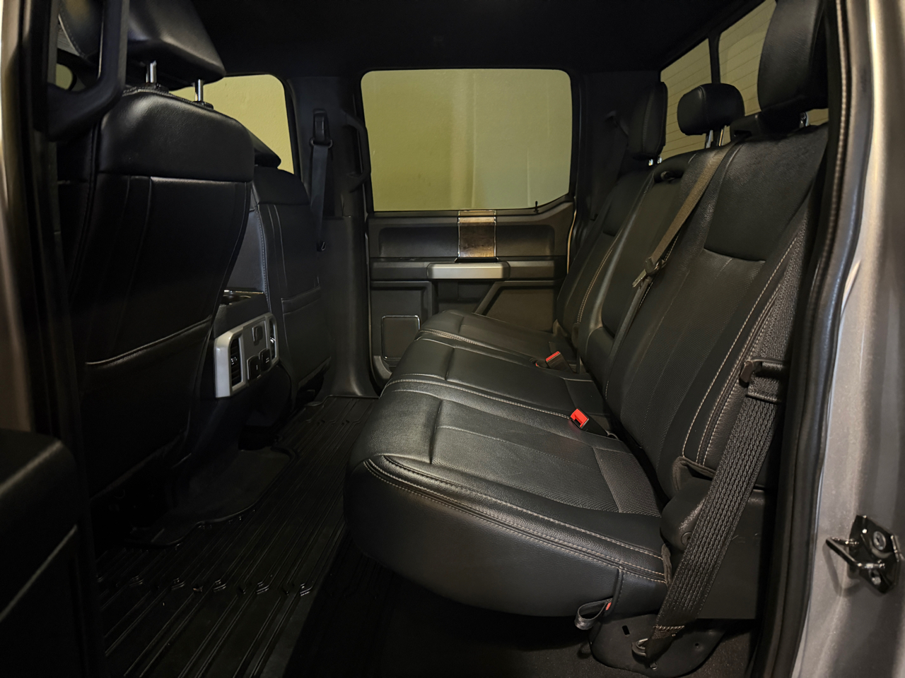 Ford F-250 SD Lariat Crew Cab 4WD 2022