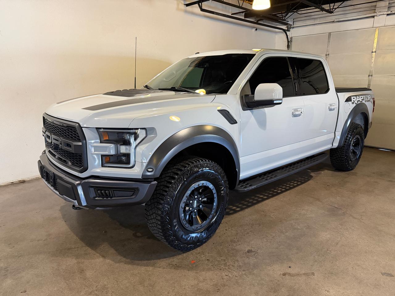 Ford F-150 Raptor SuperCrew 4WD 2017