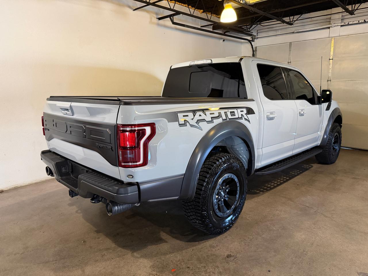 Ford F-150 Raptor SuperCrew 4WD 2017