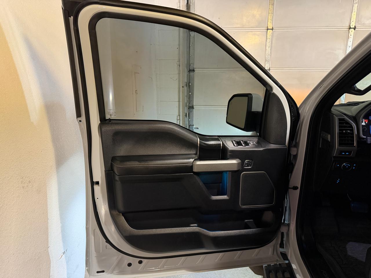 Ford F-150 Raptor SuperCrew 4WD 2017