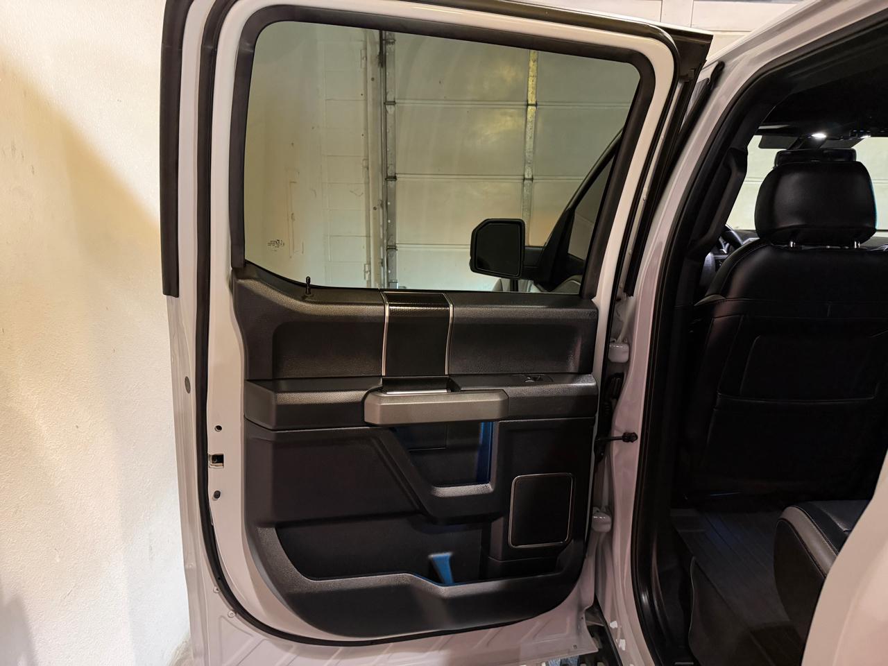 Ford F-150 Raptor SuperCrew 4WD 2017