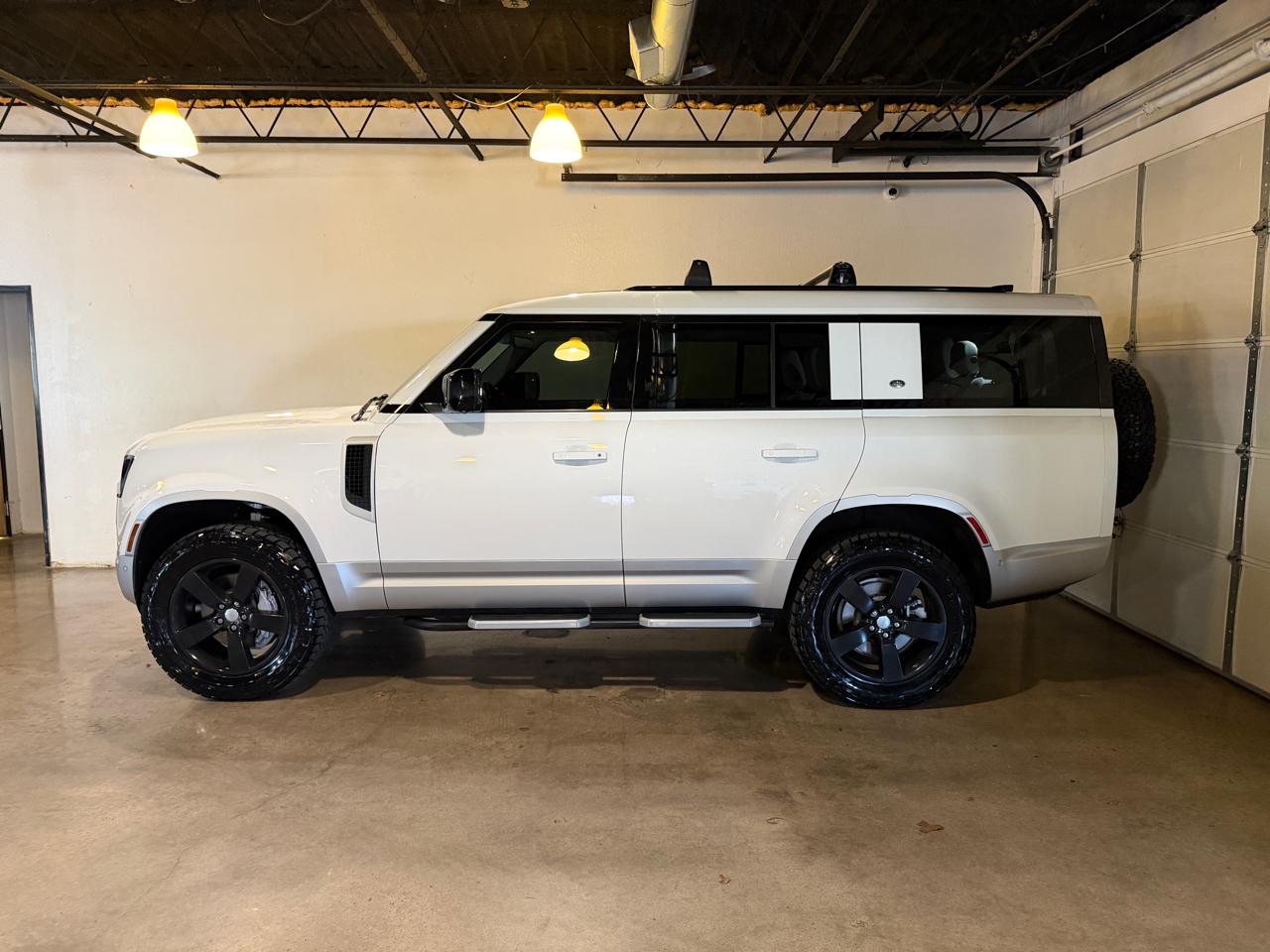 Land Rover Defender 130 First Edition 2023
