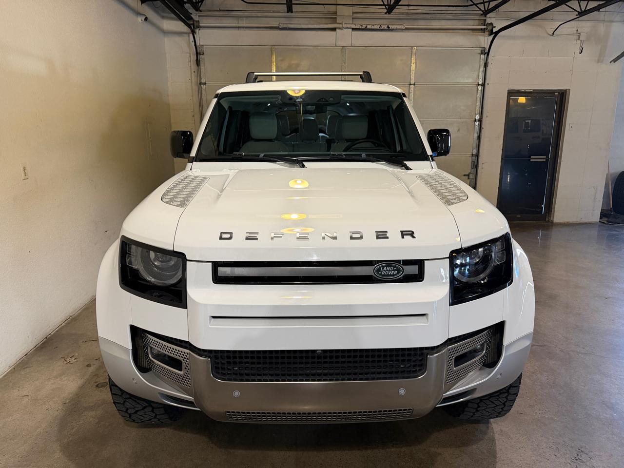 Land Rover Defender 130 First Edition 2023