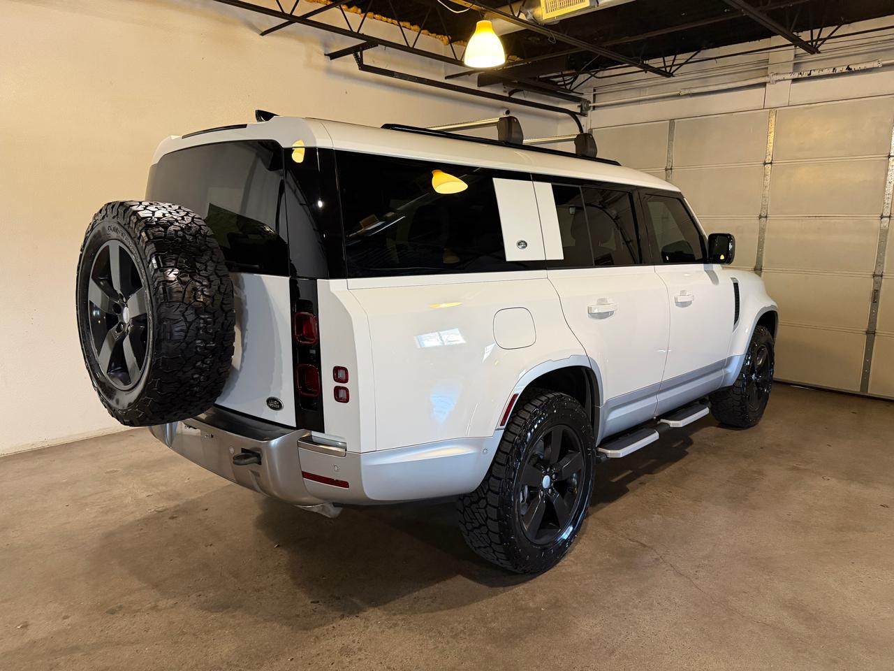 Land Rover Defender 130 First Edition 2023