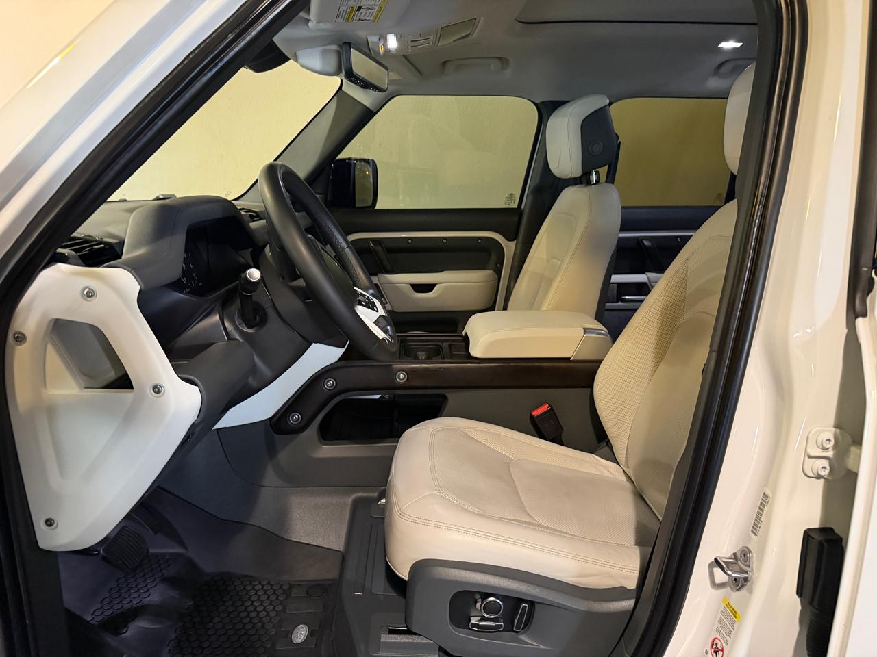 Land Rover Defender 130 First Edition 2023