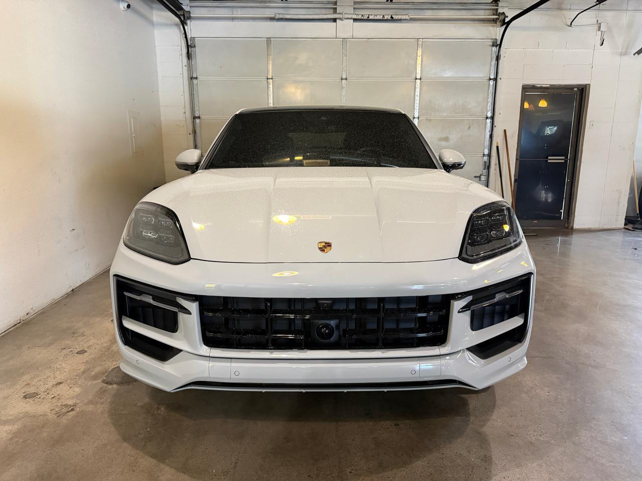 Porsche Cayenne GTS Coupe 2025