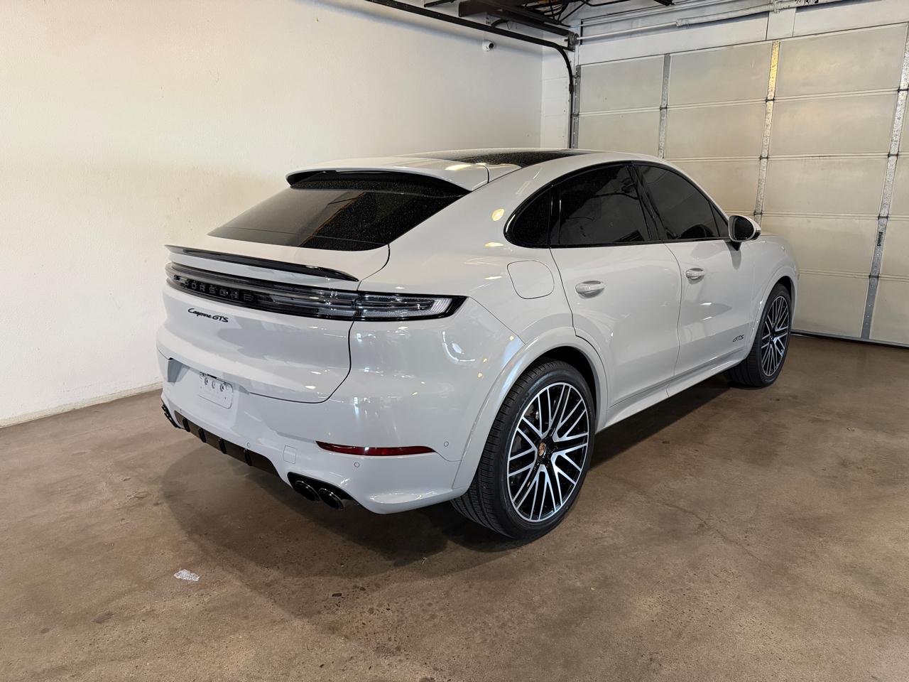 Porsche Cayenne GTS Coupe 2025