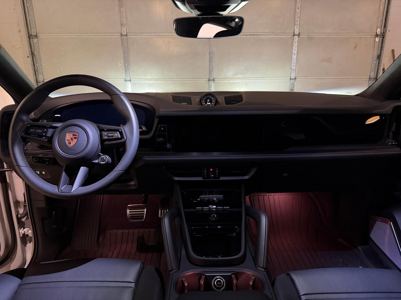 Porsche Cayenne GTS Coupe 2025