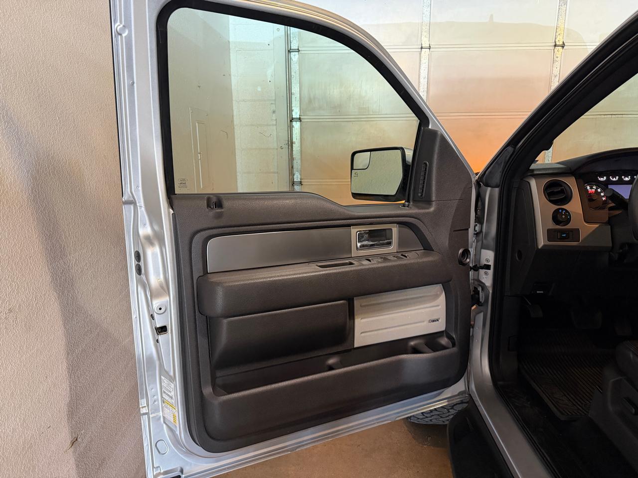 Ford F-150 SVT Raptor SuperCrew 5.5-ft. Bed 4WD 2012