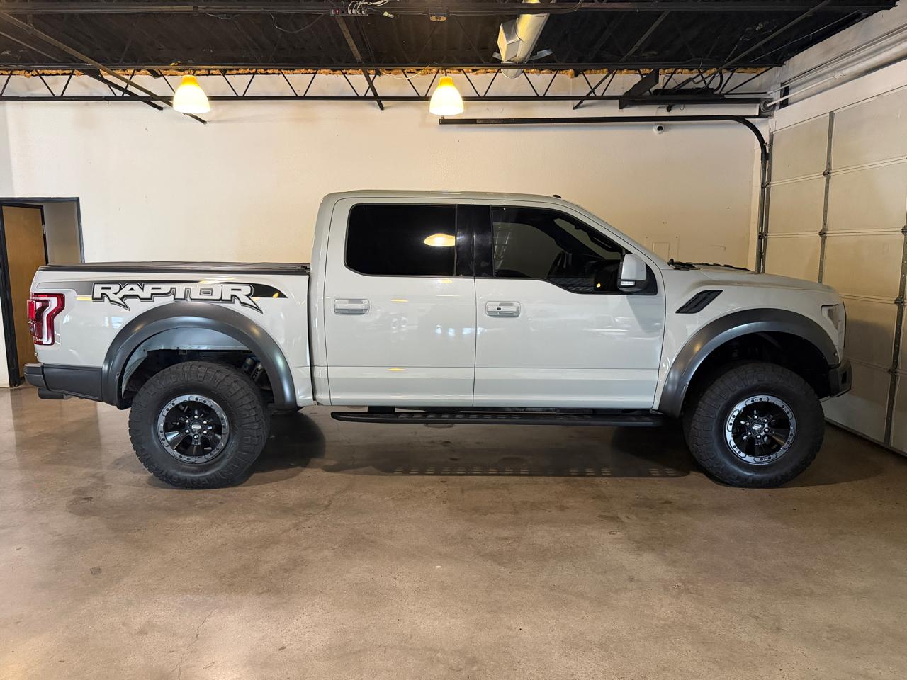 Ford F-150 Raptor SuperCrew 4WD 2017