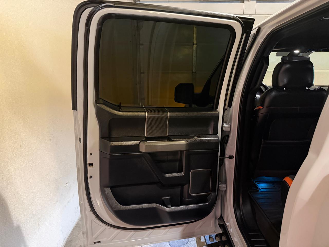 Ford F-150 Raptor SuperCrew 4WD 2017