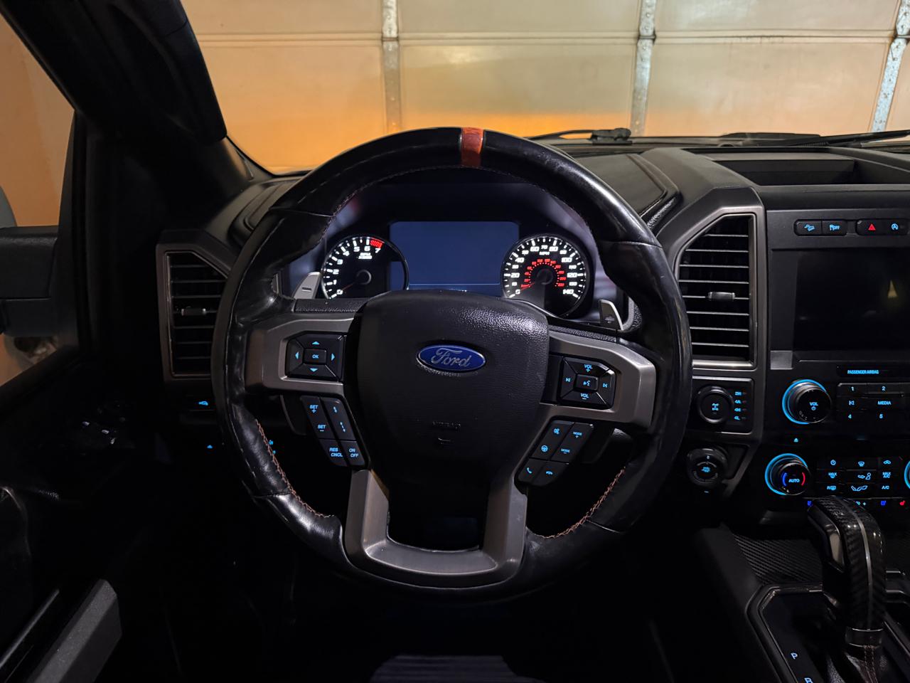 Ford F-150 Raptor SuperCrew 4WD 2017