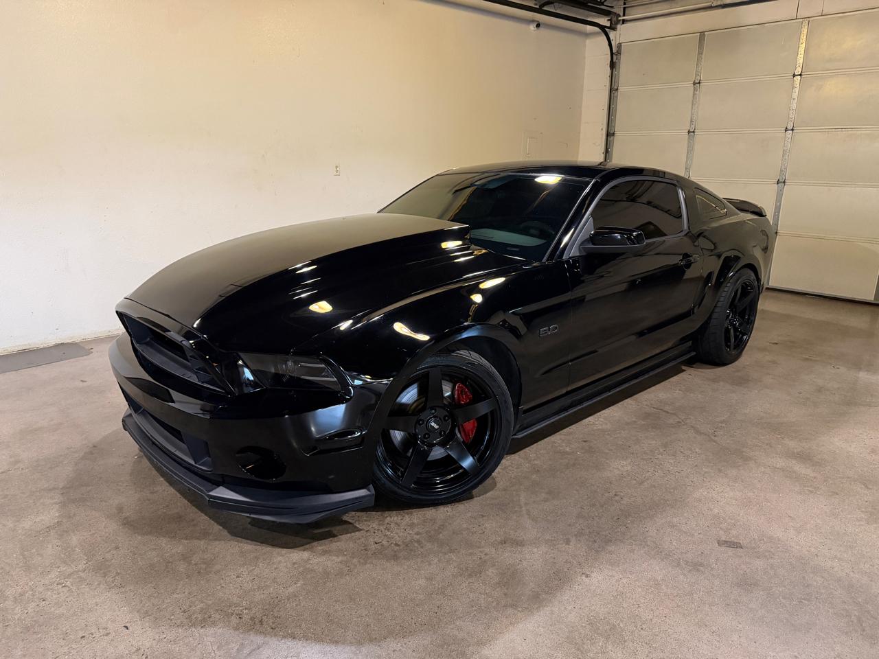 Ford Mustang GT Premium Coupe 2013