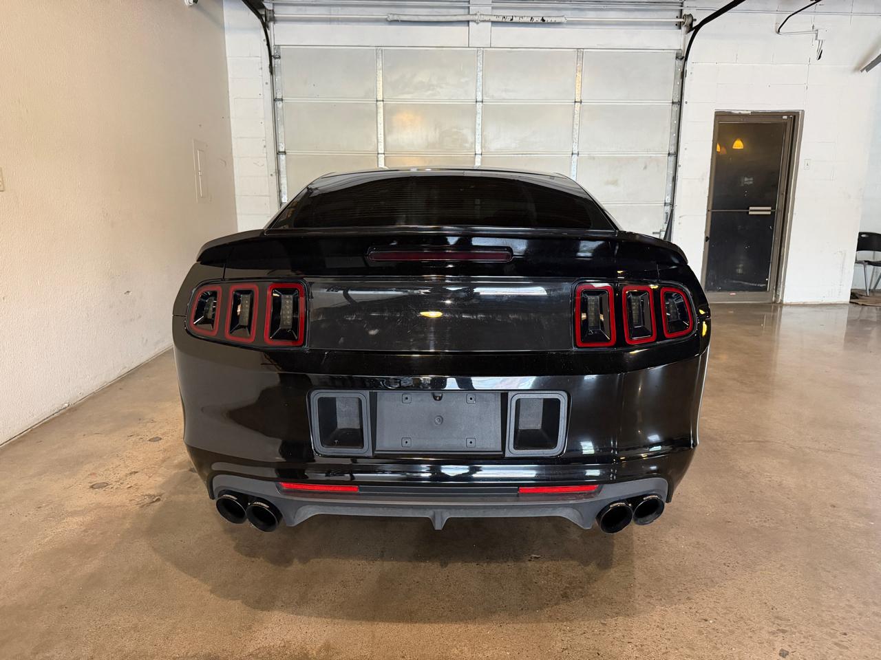 Ford Mustang GT Premium Coupe 2013