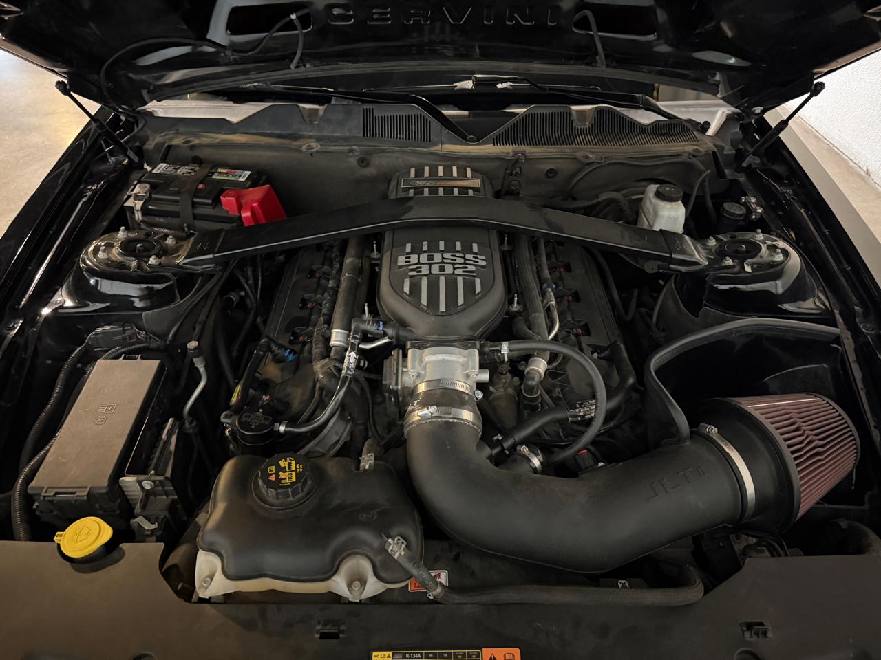 Ford Mustang GT Premium Coupe 2013