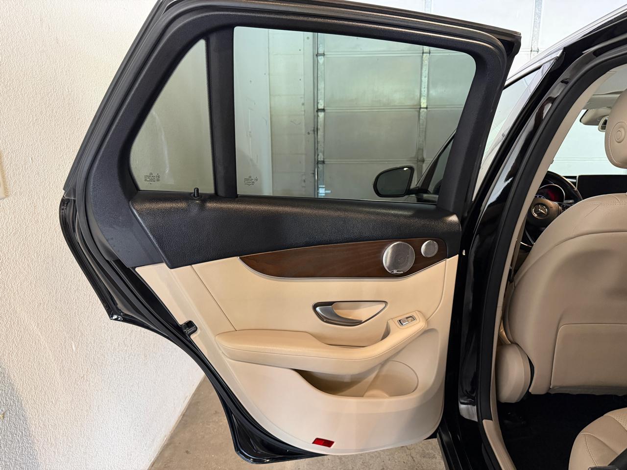 Mercedes-Benz GLC-Class GLC300 4MATIC 2019