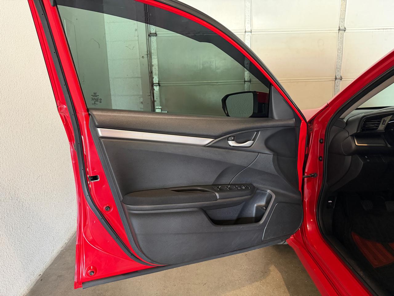 Honda Civic LX Sedan 6MT 2017