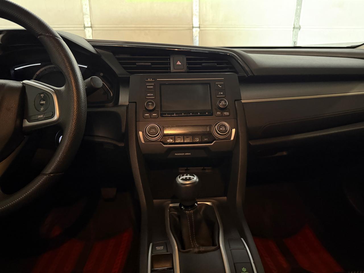 Honda Civic LX Sedan 6MT 2017