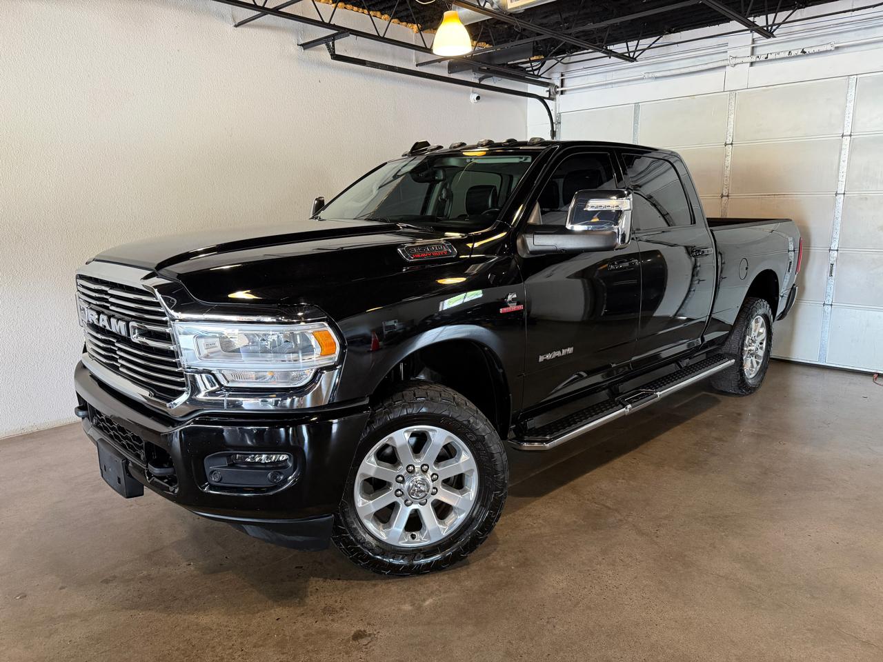 RAM 3500 Laramie Crew Cab 4WD 2023