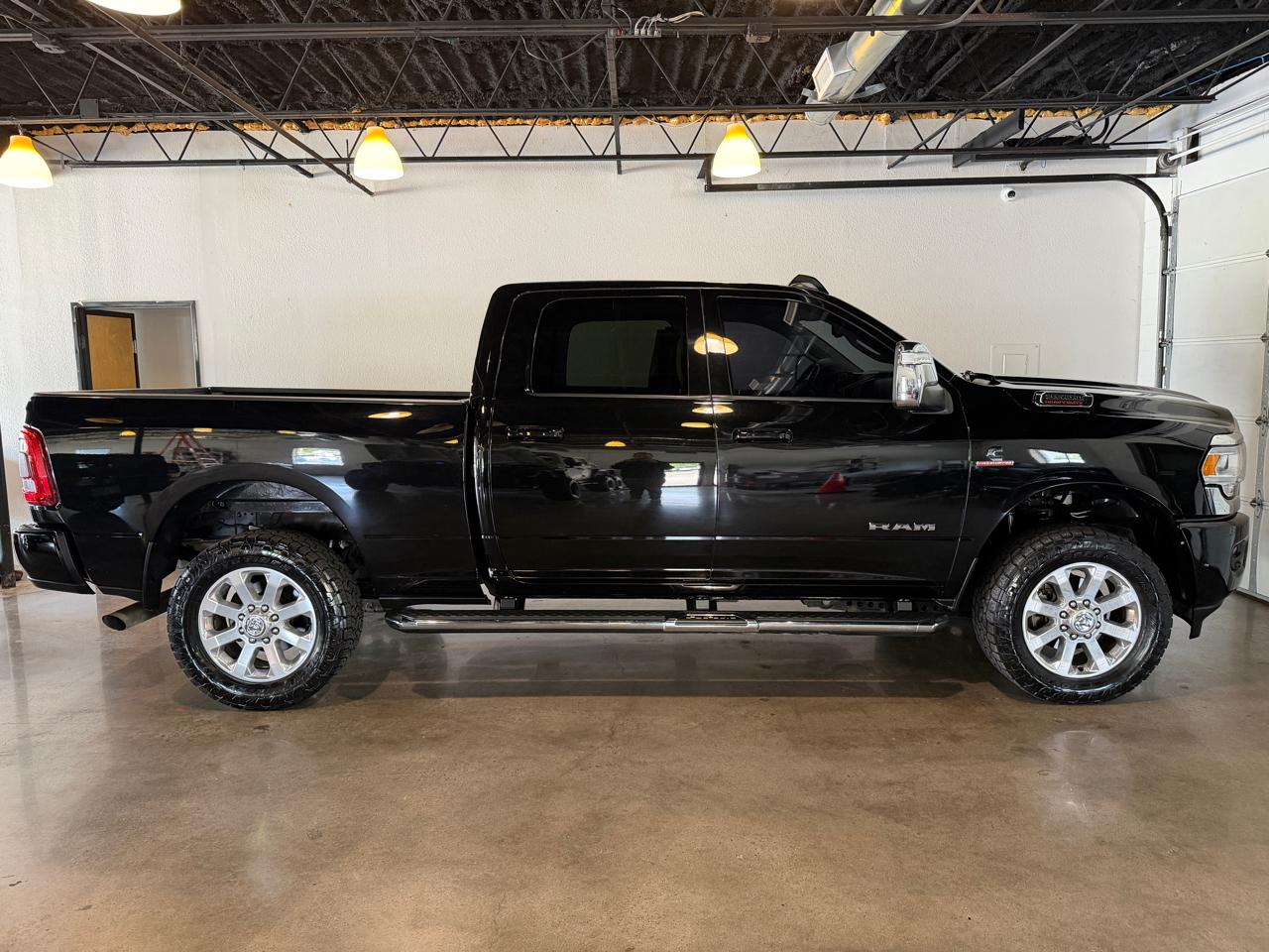 RAM 3500 Laramie Crew Cab 4WD 2023