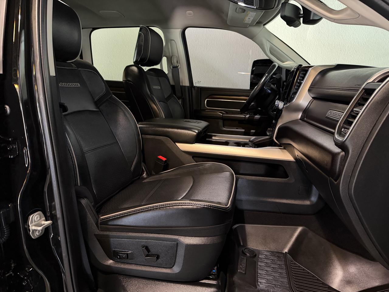 RAM 3500 Laramie Crew Cab 4WD 2023