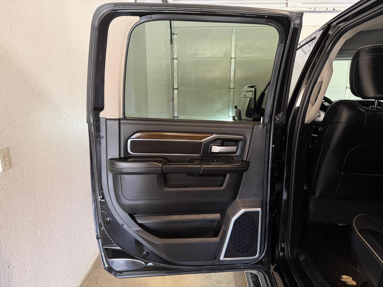 RAM 3500 Laramie Crew Cab 4WD 2023