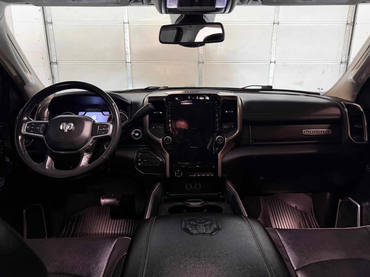 RAM 3500 Laramie Crew Cab 4WD 2023