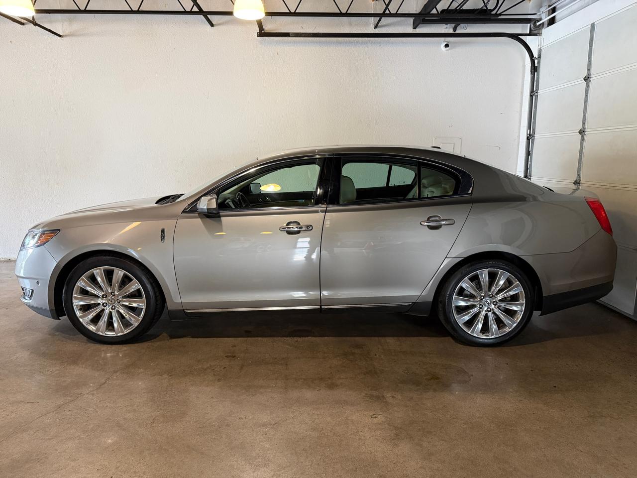 Lincoln MKS EcoBoost AWD 2016