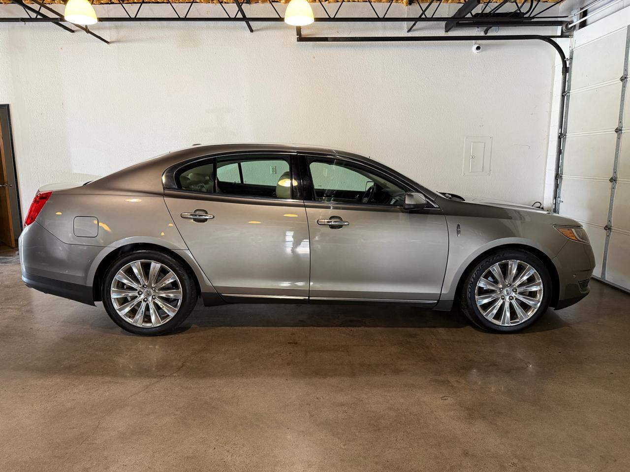 Lincoln MKS EcoBoost AWD 2016