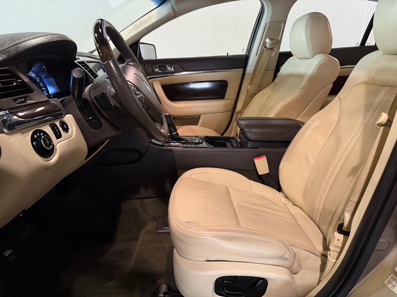 Lincoln MKS EcoBoost AWD 2016