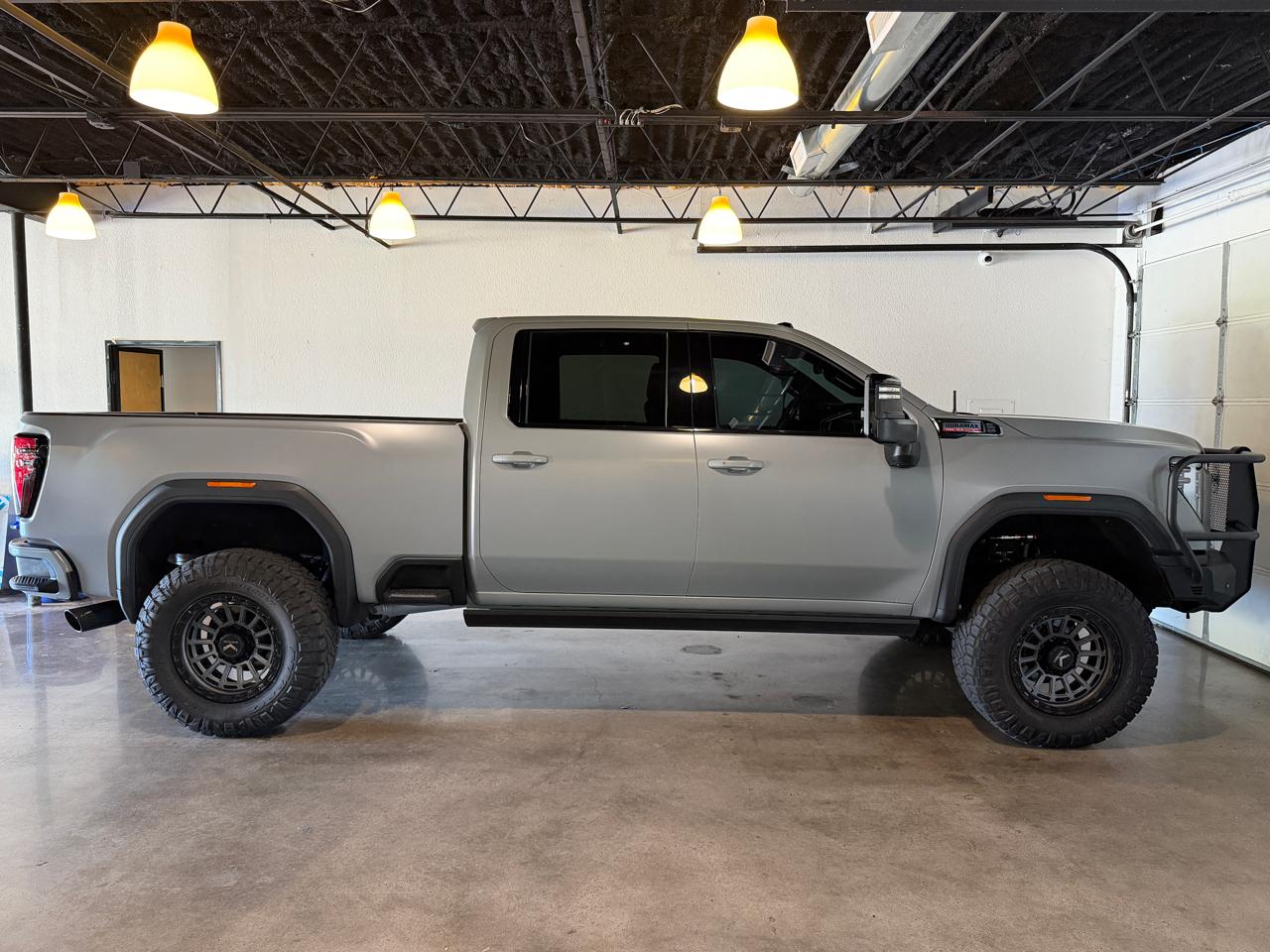 GMC Sierra 2500HD AT4 Crew Cab 4WD 2025
