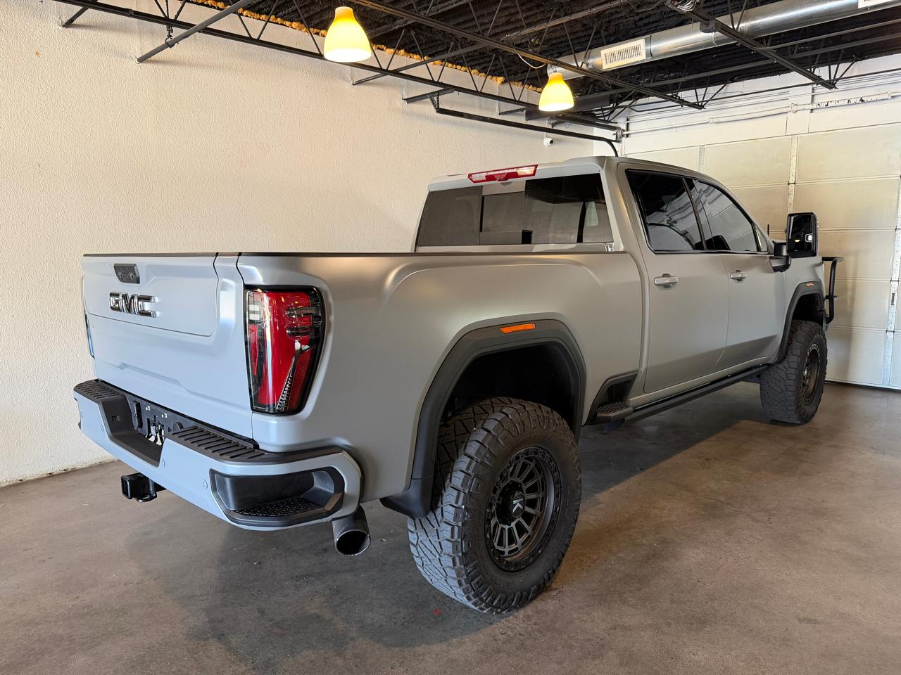 GMC Sierra 2500HD AT4 Crew Cab 4WD 2025