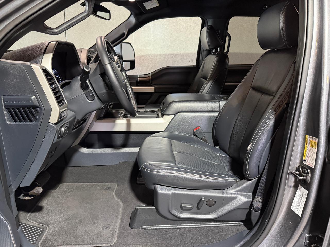 Ford F-350 SD Lariat Crew Cab 4WD DRW 2022