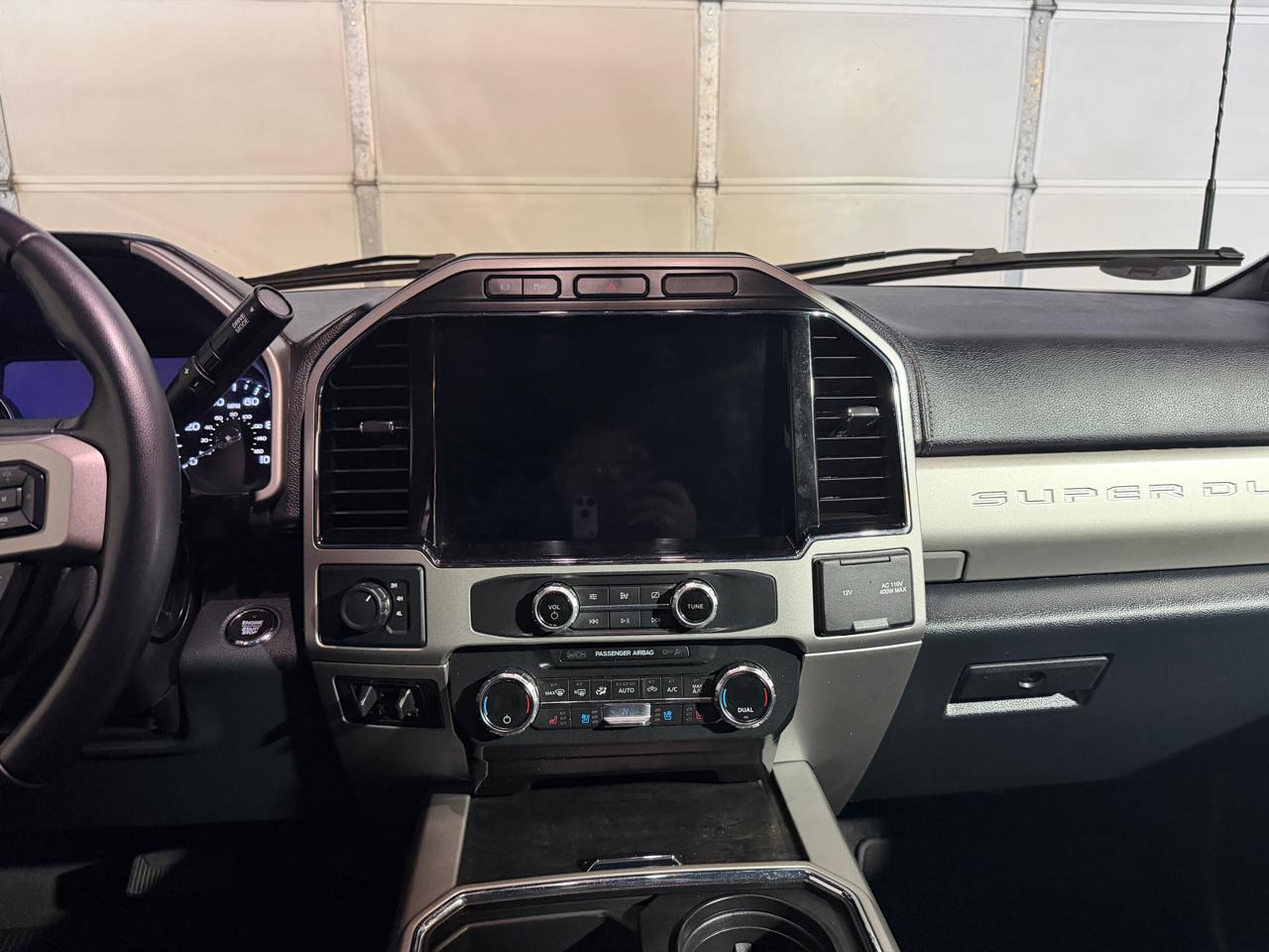 Ford F-350 SD Lariat Crew Cab 4WD DRW 2022