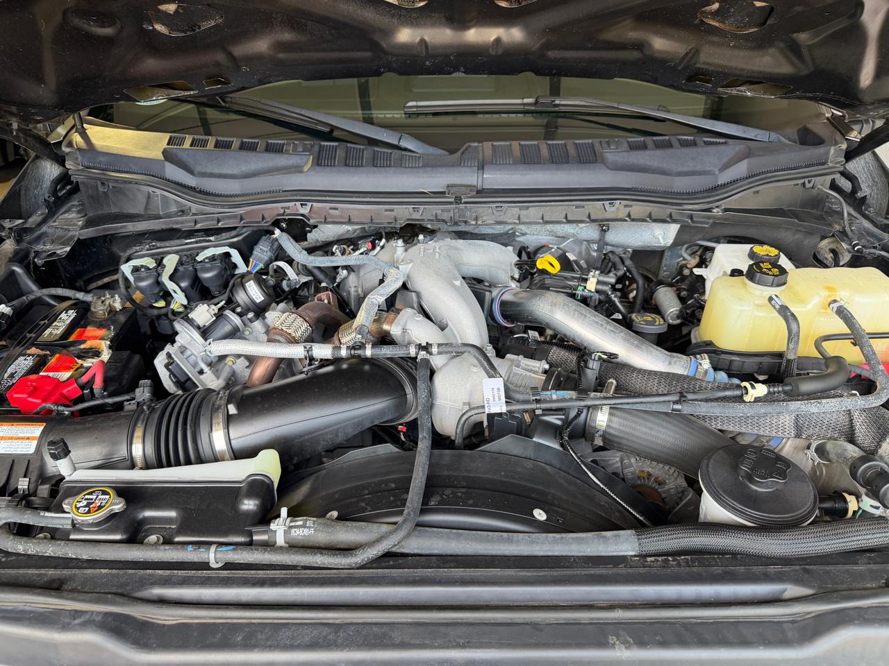 Ford F-350 SD Lariat Crew Cab 4WD DRW 2022