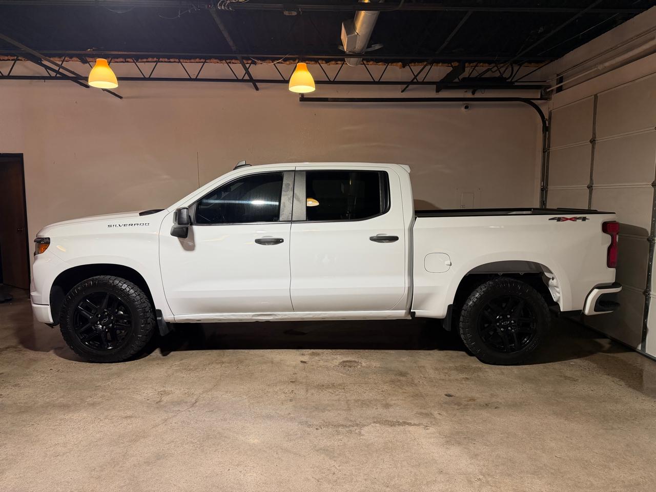 Chevrolet Silverado 1500 Custom Crew Cab 4WD 2022