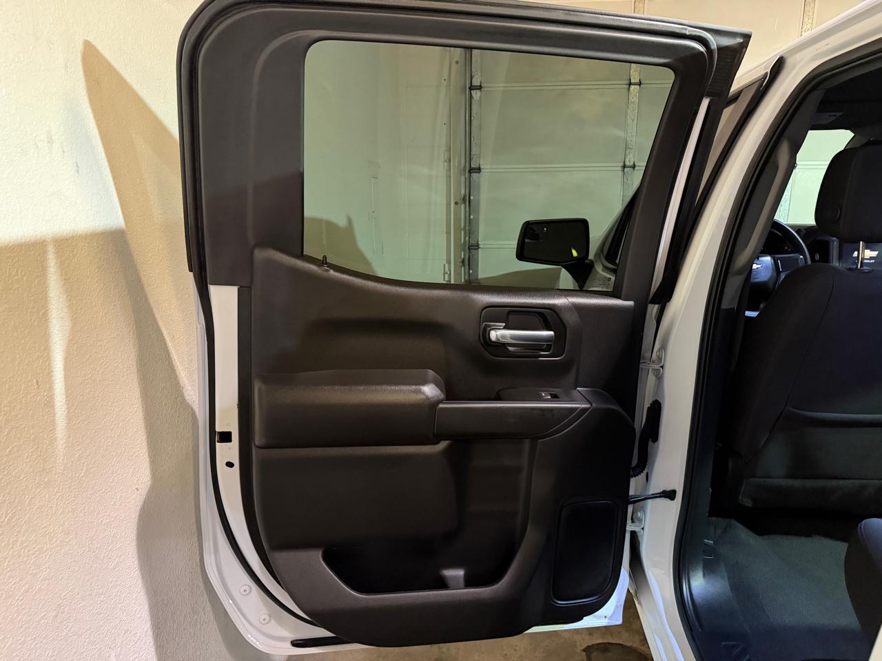 Chevrolet Silverado 1500 Custom Crew Cab 4WD 2022
