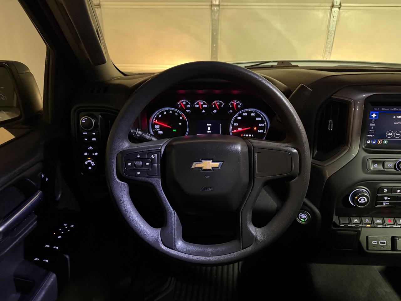Chevrolet Silverado 1500 Custom Crew Cab 4WD 2022