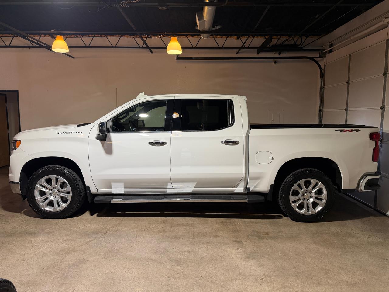 Chevrolet Silverado 1500 LTZ Crew Cab 4WD 2023
