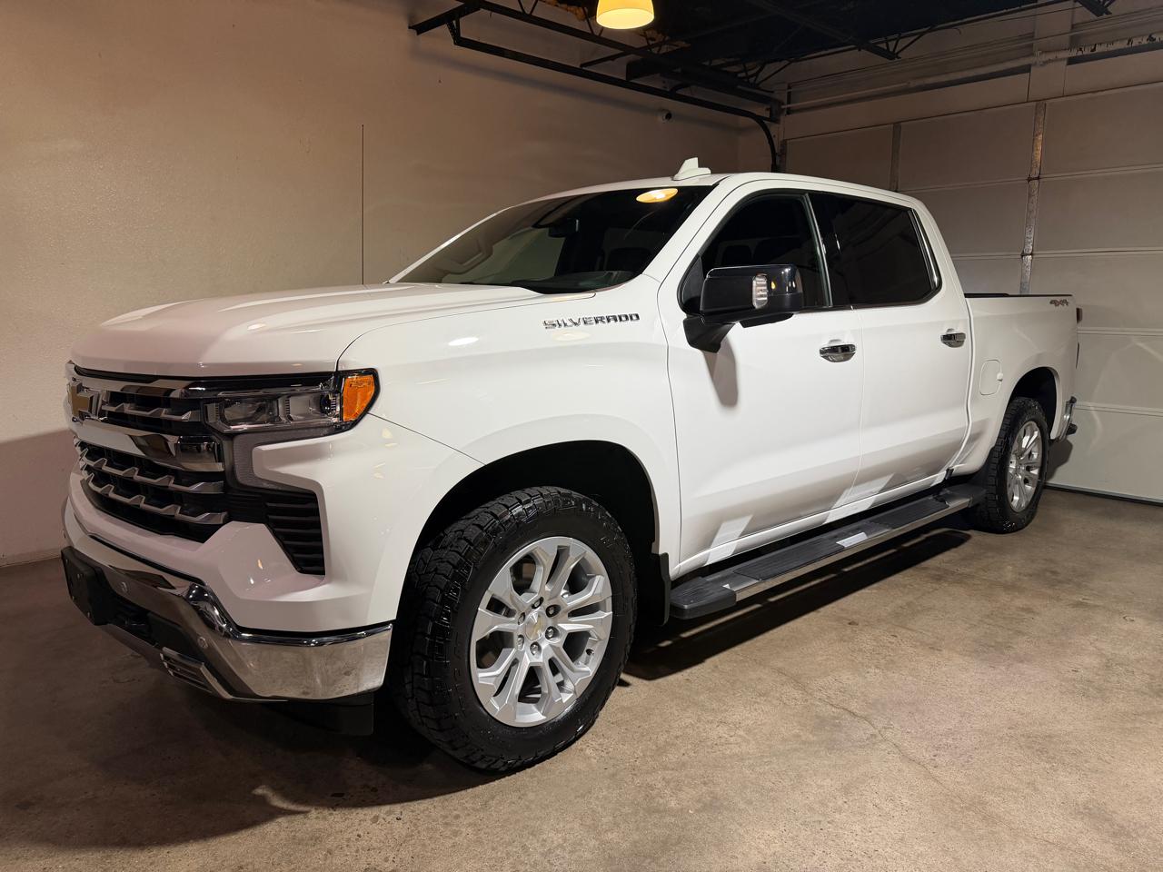 Chevrolet Silverado 1500 LTZ Crew Cab 4WD 2023