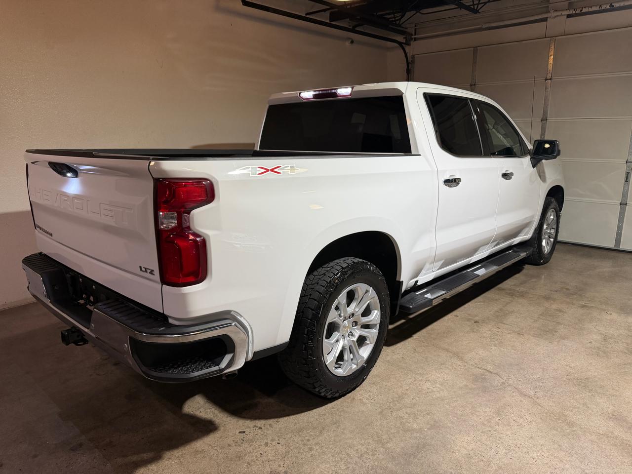 Chevrolet Silverado 1500 LTZ Crew Cab 4WD 2023