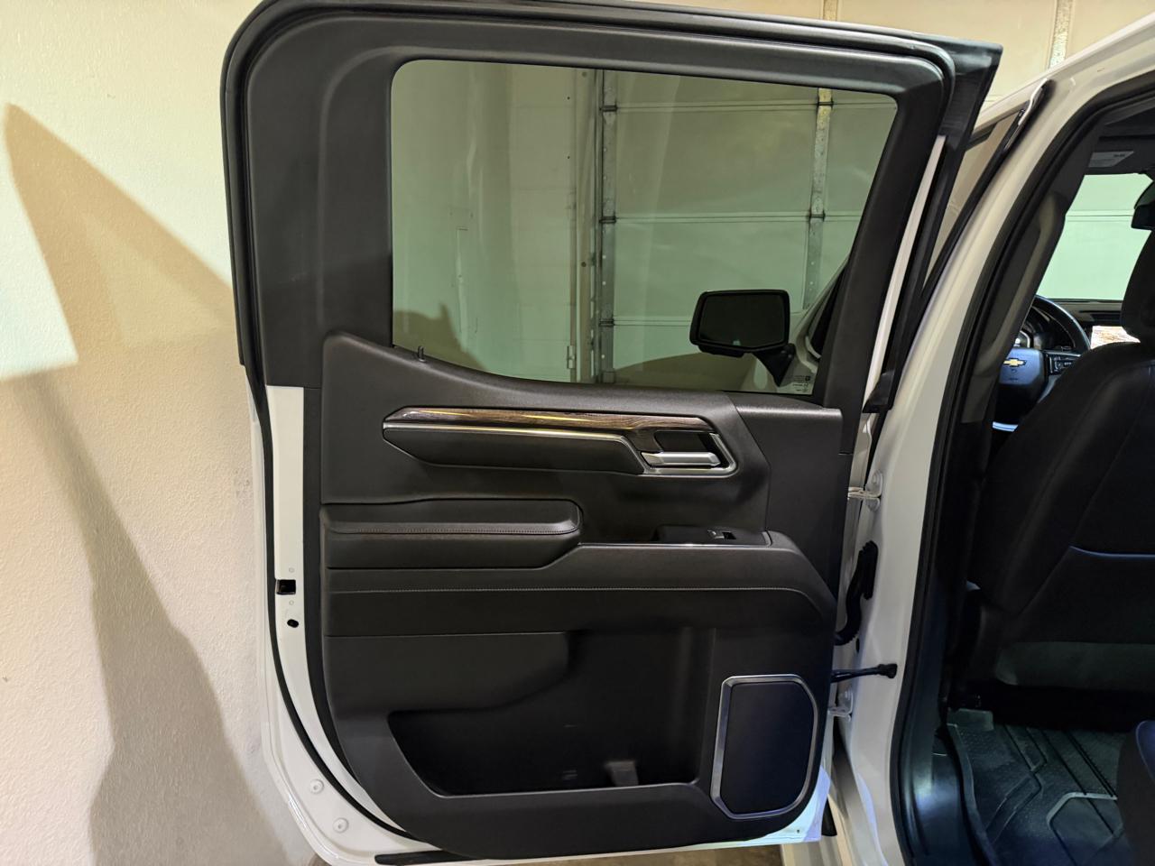 Chevrolet Silverado 1500 LTZ Crew Cab 4WD 2023