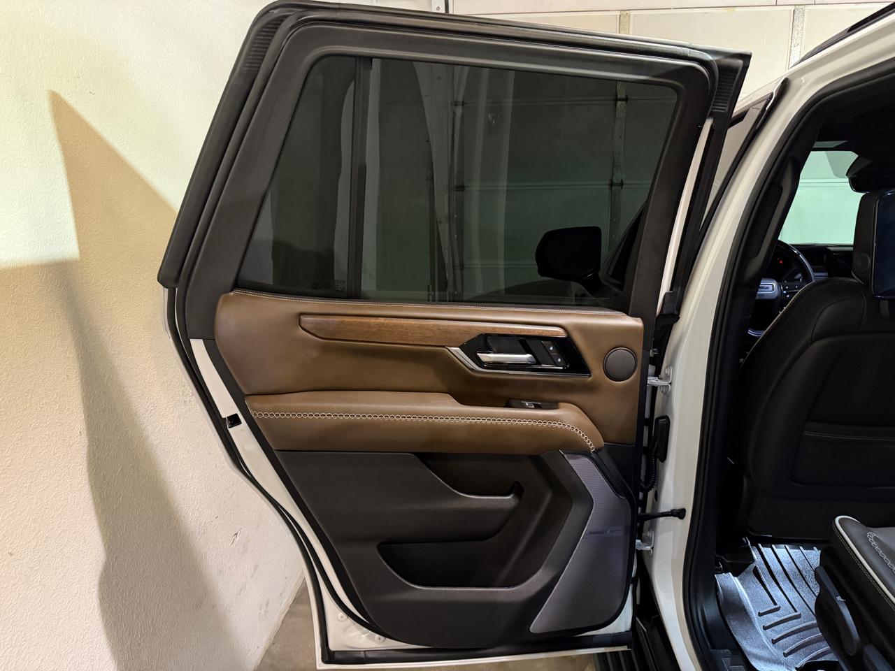 GMC Yukon Denali Ultimate 4WD 2025