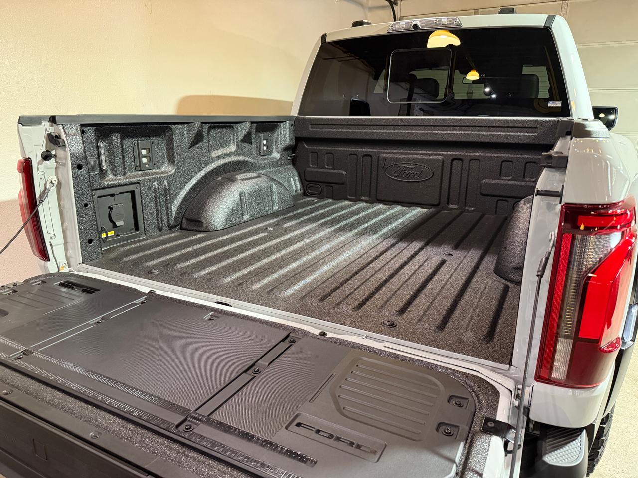 Ford F-150 Raptor SuperCrew 4WD 2026