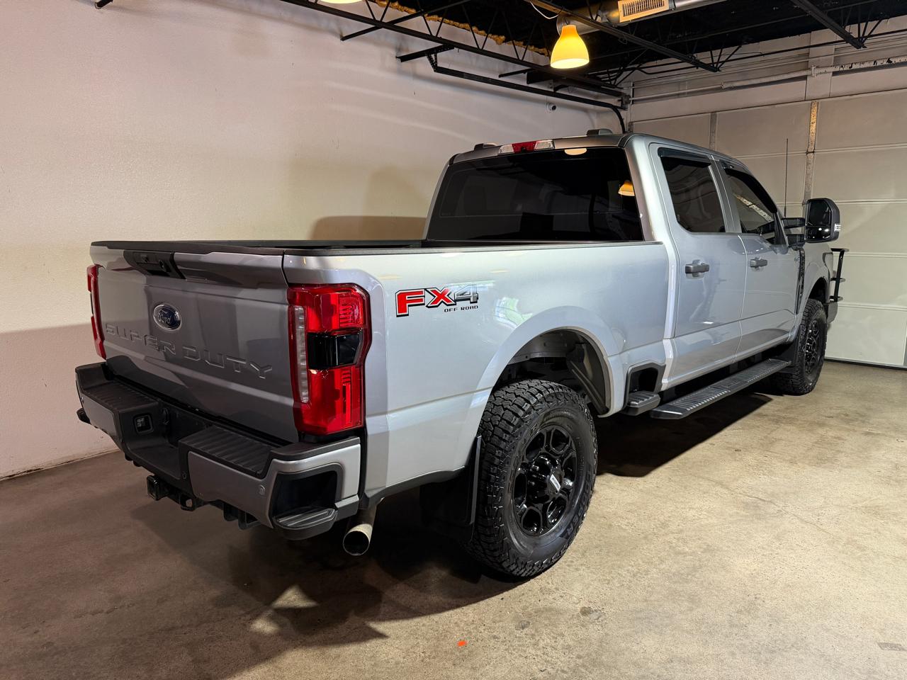 Ford F-250 SD XL Crew Cab 4WD 2024