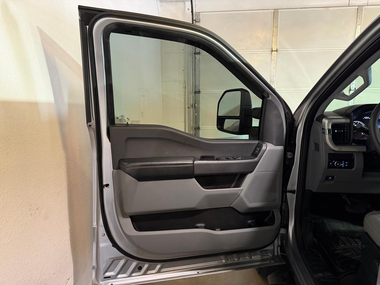 Ford F-250 SD XL Crew Cab 4WD 2024
