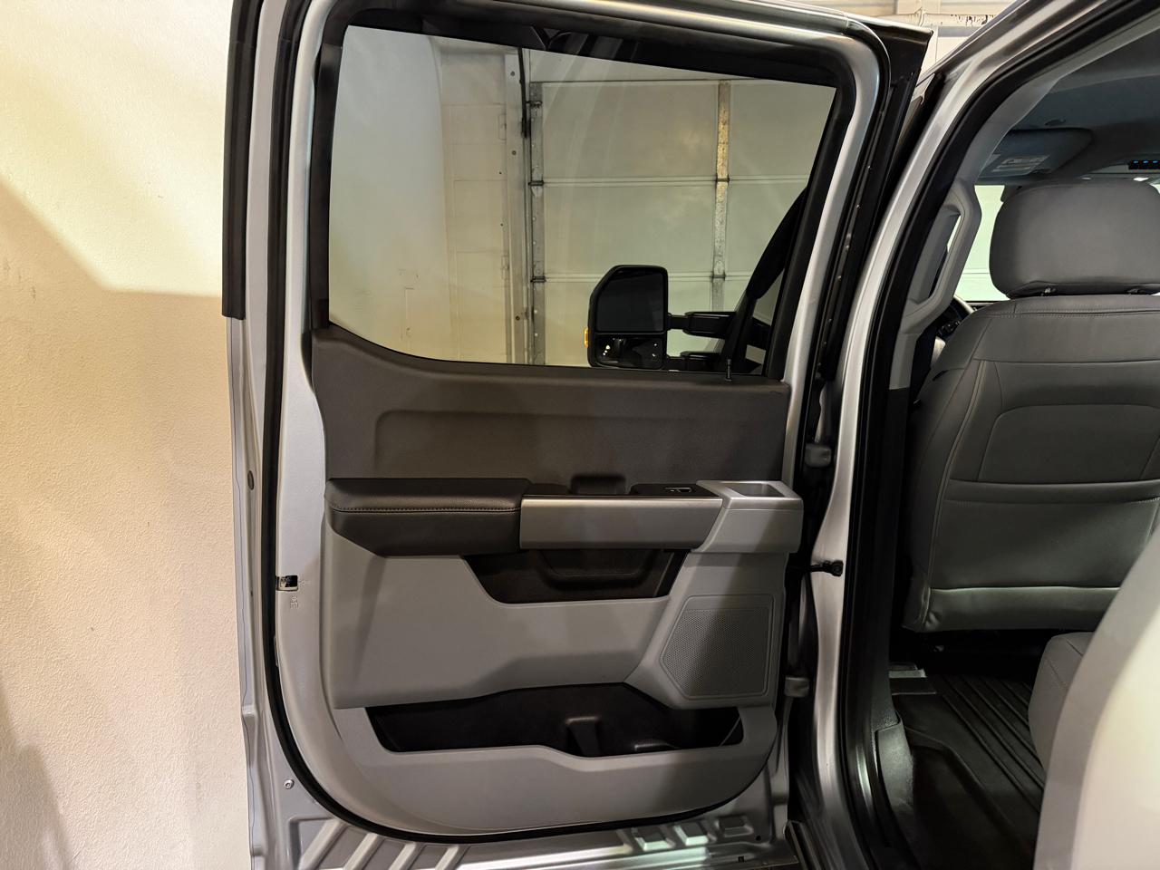 Ford F-250 SD XL Crew Cab 4WD 2024