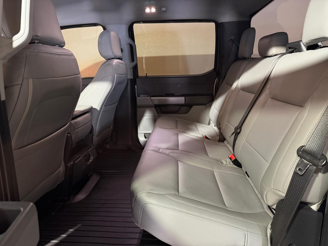 Ford F-250 SD XL Crew Cab 4WD 2024