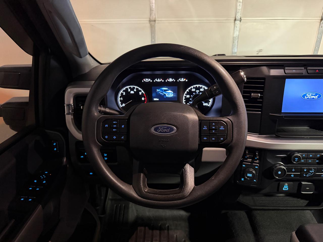 Ford F-250 SD XL Crew Cab 4WD 2024