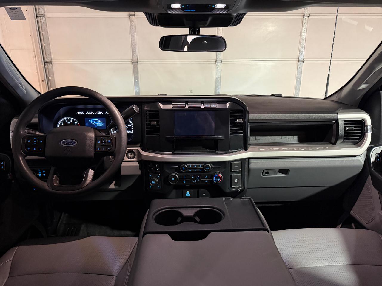 Ford F-250 SD XL Crew Cab 4WD 2024
